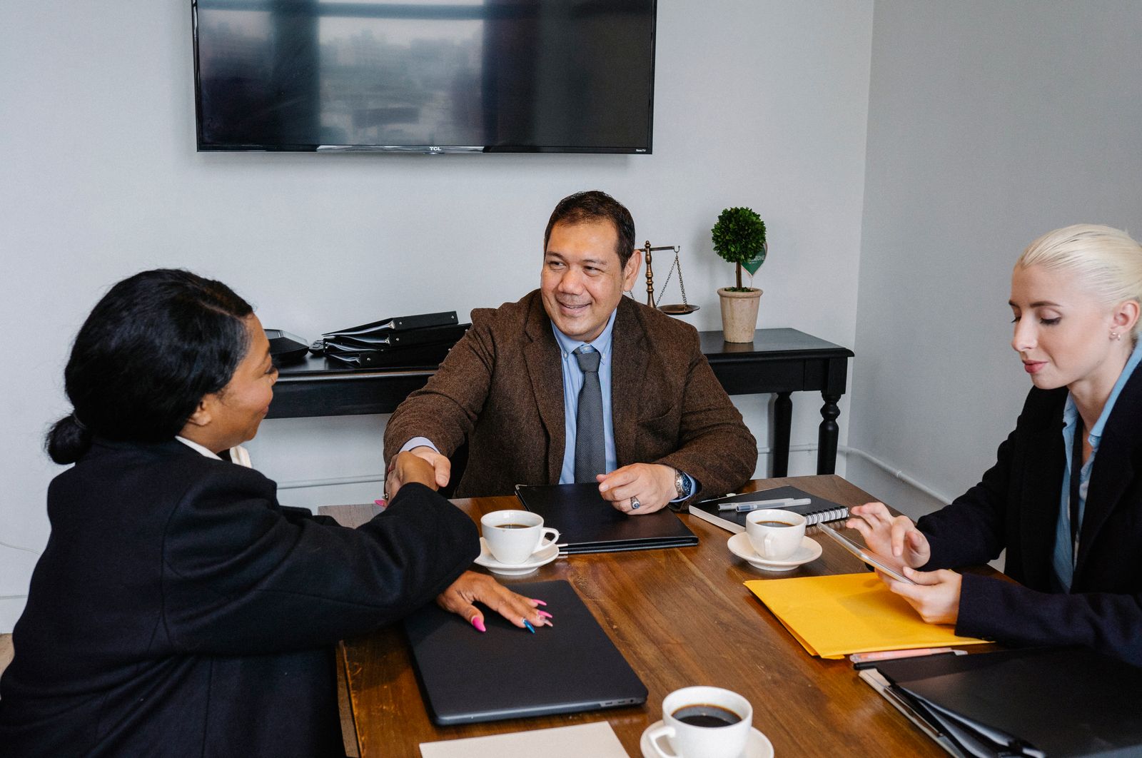 How to Find the Right Distributor in India